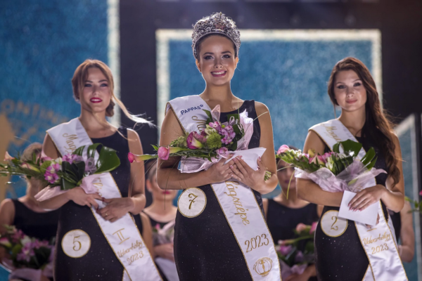 finale-blikk341F0452C-CB0D-7793-4F98-9F14586716C6.png