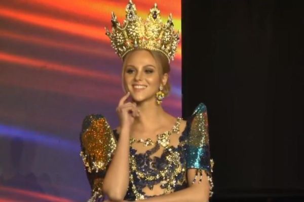 muszkagreta-missintercontinentalhungary1124c9c373-6d88-f83b-db93-1a3d6f7ea4223222EE60-1276-E504-5569-9115D3D2B7D2.jpg
