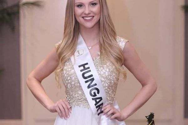 muszkagreta-missintercontinentalhungary206268af64-95f7-6fd5-01b7-6c9dade7d7e3232A2750-981F-B0DC-863D-70126577E440.jpg