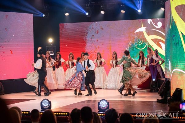 magyarok-vilagszepe-finale-nyito-14946A1153-5411-6586-2B74-47E30EDC14E8.jpg